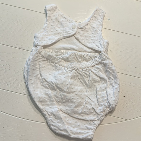 3/$15 gap baby 18-24m white outfit - Picture 4 of 4